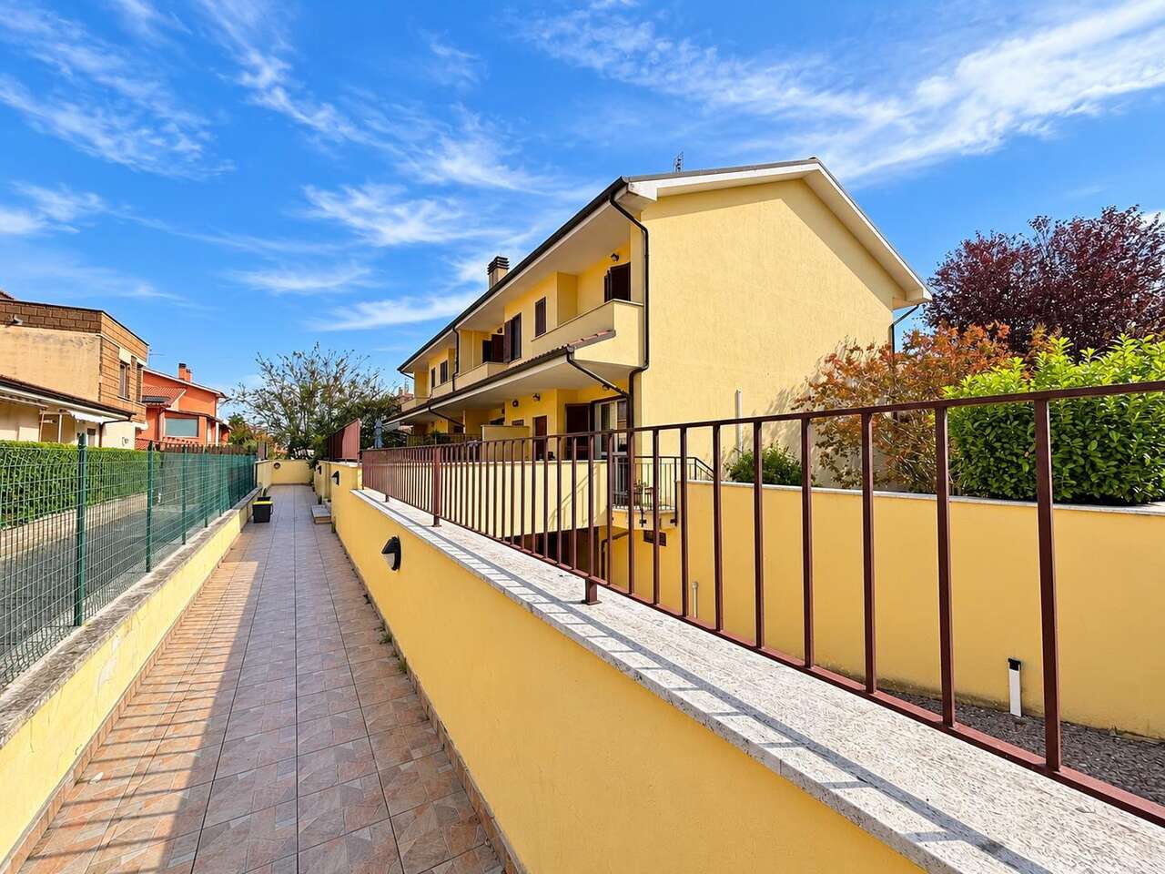 NEPI APPARTAMENTO IN VILLINO A SCHIERA NEPI APPARTAMENTO IN VILLINO A SCHIERA