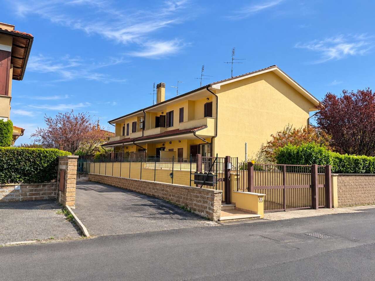 NEPI APPARTAMENTO IN VILLINO A SCHIERA NEPI APPARTAMENTO IN VILLINO A SCHIERA