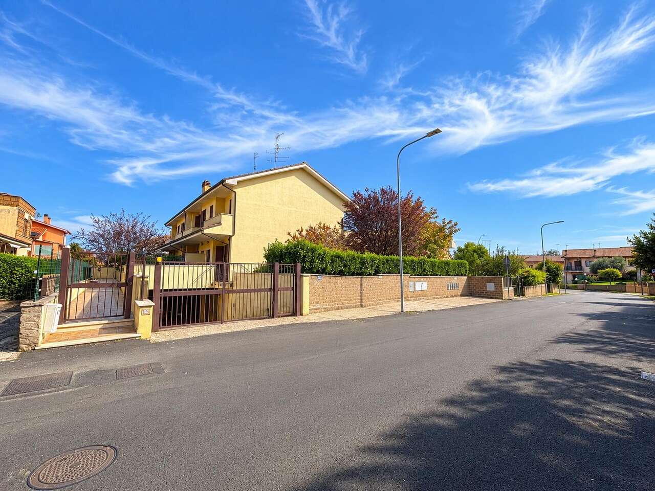 NEPI APPARTAMENTO IN VILLINO A SCHIERA NEPI APPARTAMENTO IN VILLINO A SCHIERA