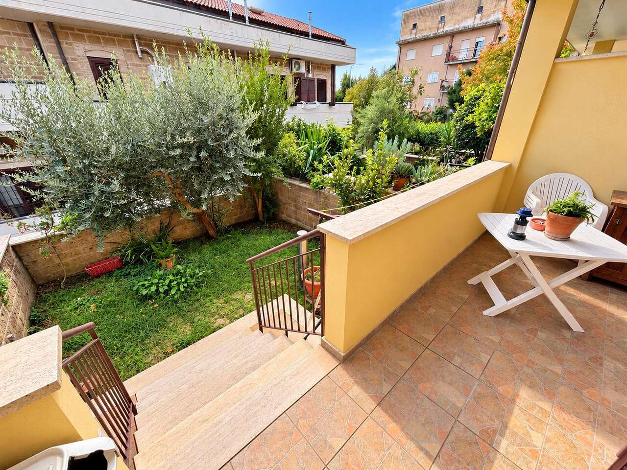 NEPI APPARTAMENTO IN VILLINO A SCHIERA NEPI APPARTAMENTO IN VILLINO A SCHIERA