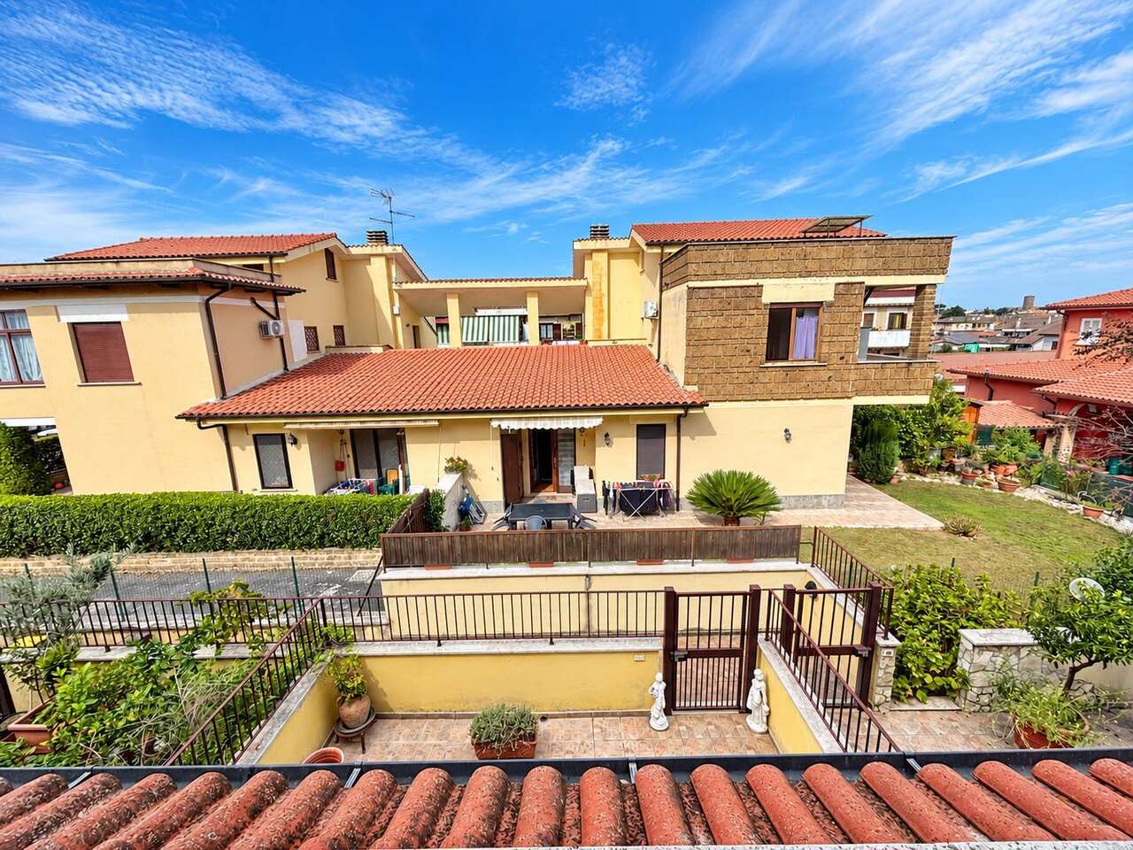 NEPI APPARTAMENTO IN VILLINO A SCHIERA NEPI APPARTAMENTO IN VILLINO A SCHIERA