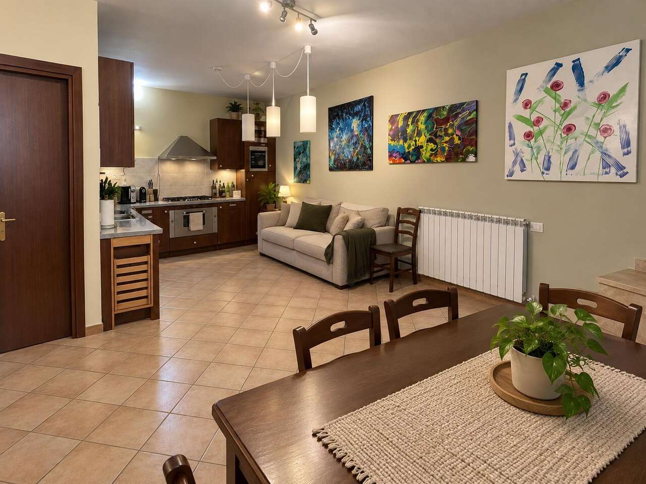 NEPI APPARTAMENTO IN VILLINO A SCHIERA NEPI APPARTAMENTO IN VILLINO A SCHIERA