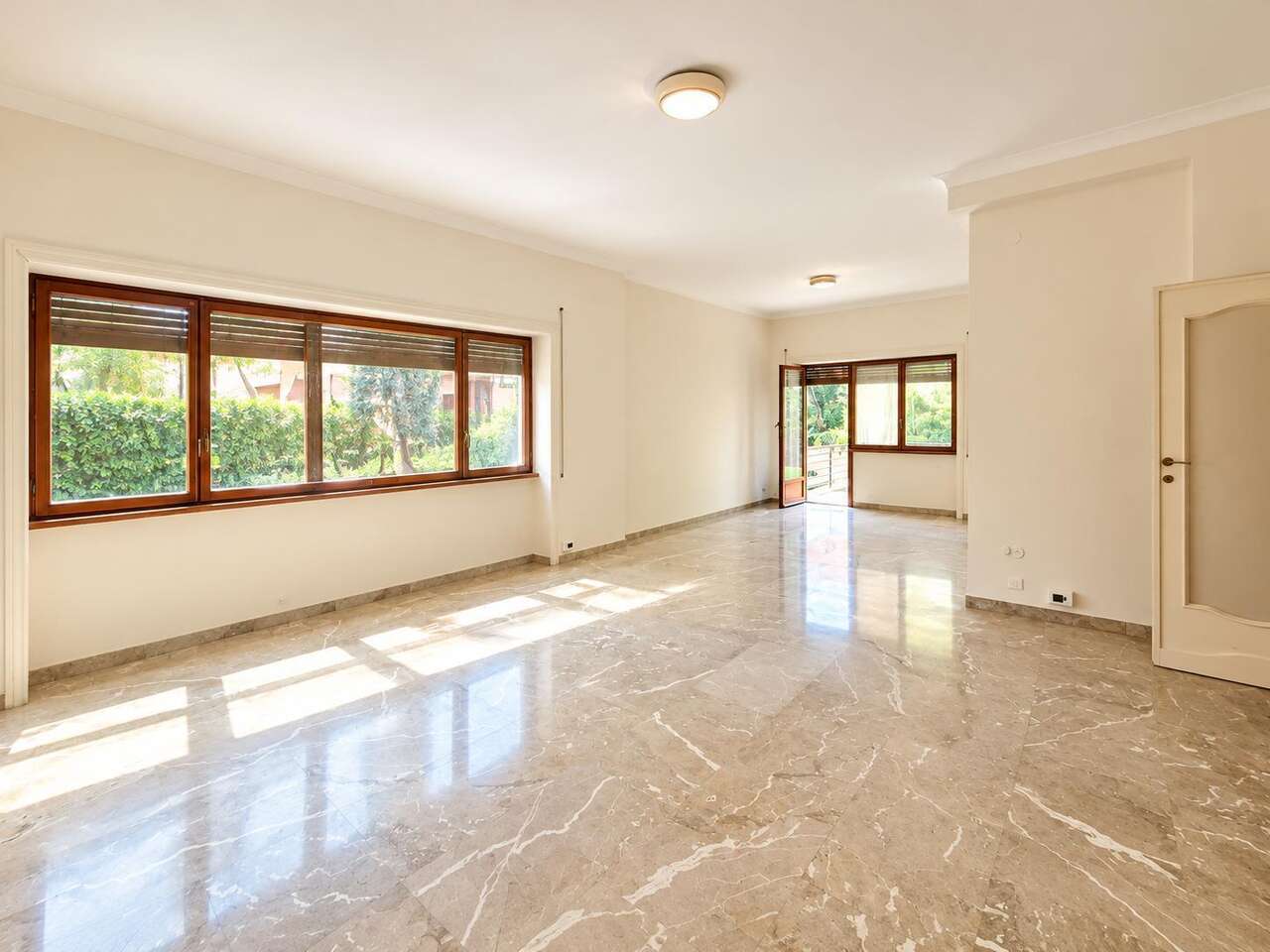CASSIA, APPARTAMENTO CON GIARDINO 