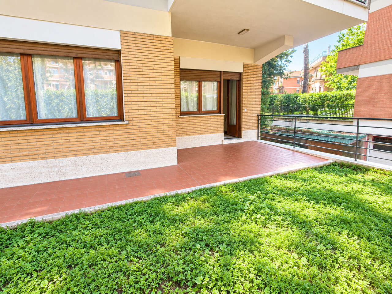 CASSIA, APPARTAMENTO CON GIARDINO 