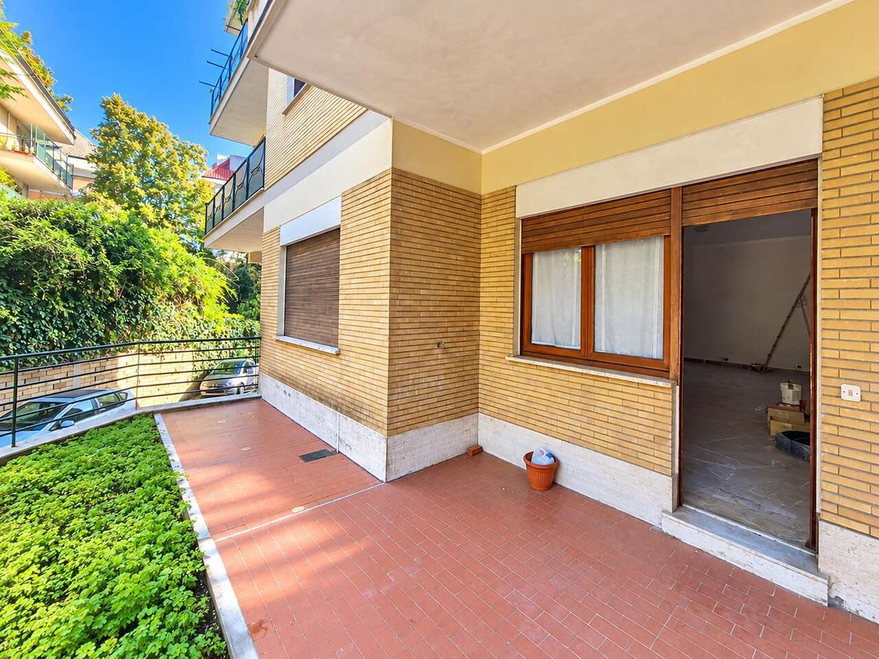 CASSIA, APPARTAMENTO CON GIARDINO 