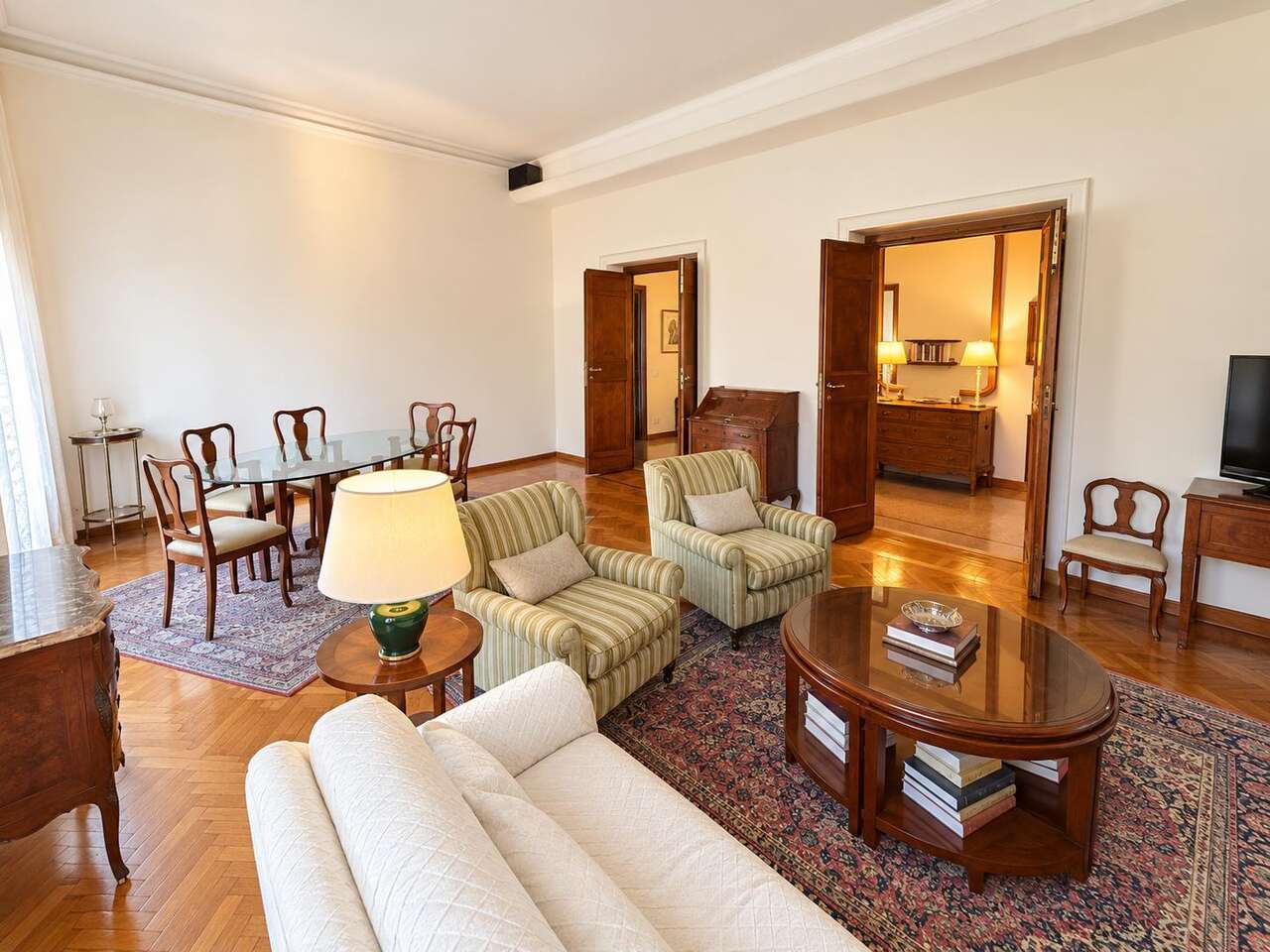 PARIOLI - SPACIOUS PRESTIGIOUS APARTMENT PARIOLI - SPACIOUS PRESTIGIOUS APARTMENT