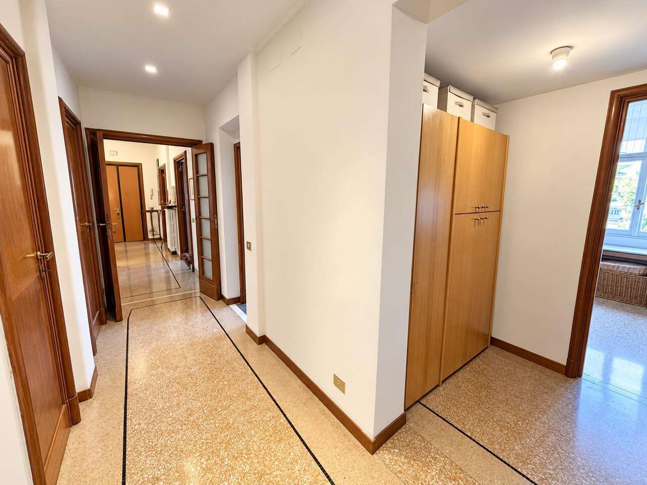 PARIOLI - SPACIOUS PRESTIGIOUS APARTMENT PARIOLI - SPACIOUS PRESTIGIOUS APARTMENT