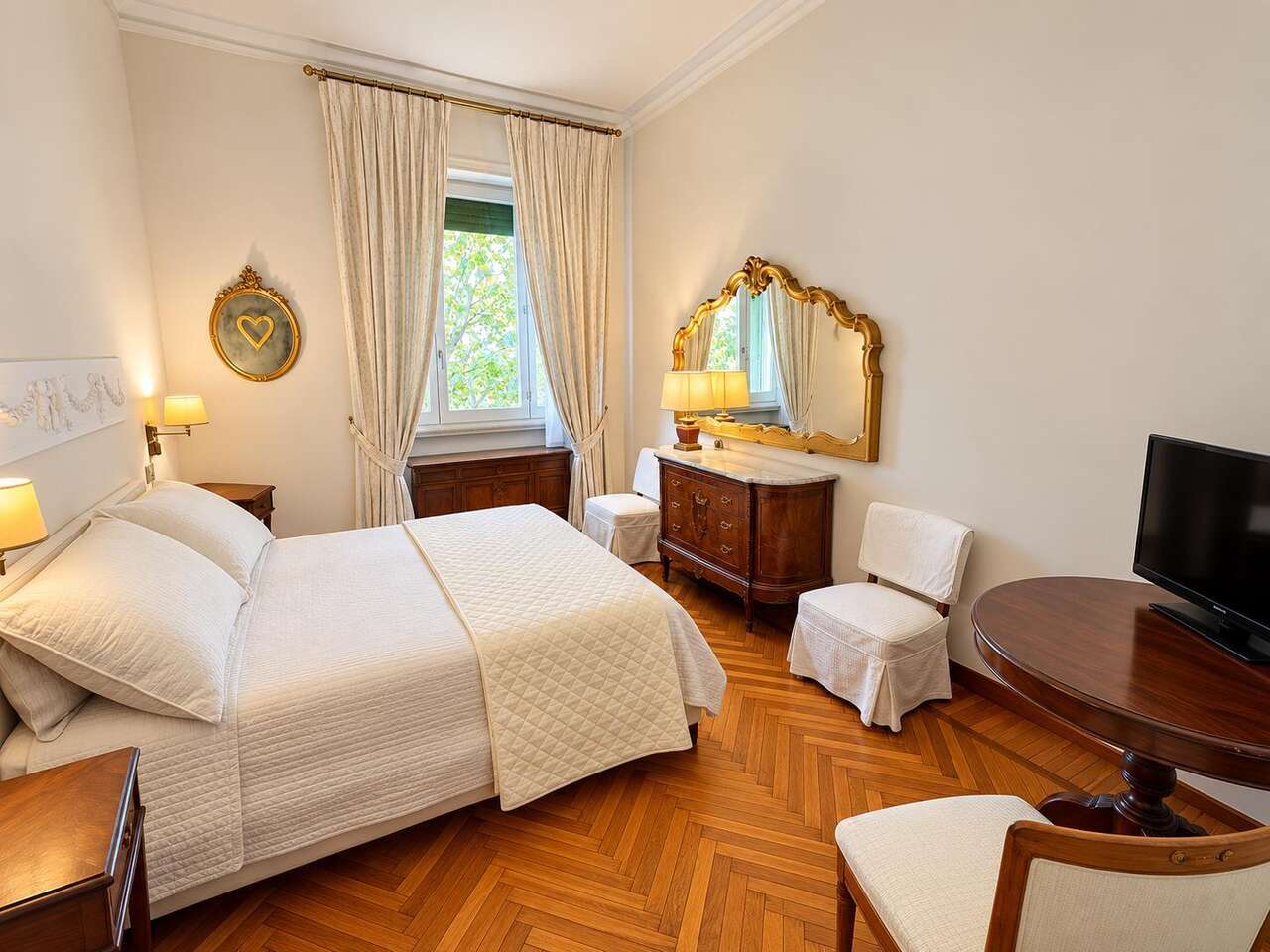 PARIOLI - SPACIOUS PRESTIGIOUS APARTMENT PARIOLI - SPACIOUS PRESTIGIOUS APARTMENT