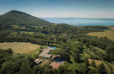 MERAVIGLIOSA VILLA CON PARCO E PISCINA