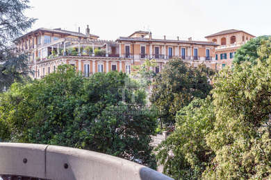 LUNGOTEVERE, VALUE AND ARCHITECTURE