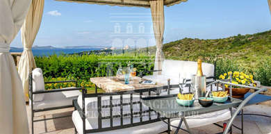 SPLENDID LUXURY VILLA IN FRONT OF THE SEA IN ARZAC