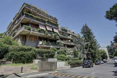 FARNESINA, AMPIO STUDIO CON POSTI AUTO