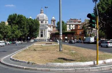 FARNESINA, AMPIO STUDIO CON POSTI AUTO