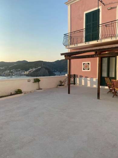 PONZA FOUR-ROOM APARTMENT FOR SALE