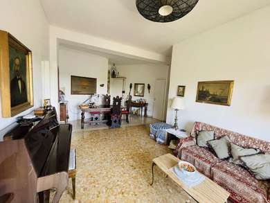 VIA TUSCIA BRIGHT THREE-ROOM APARTMENT