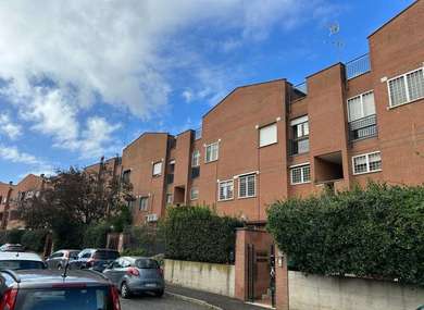 LA STORTA, FOUR-ROOM APARTMENT ON THREE LEVELS