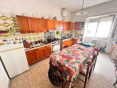 Bright High-Floor Apartment