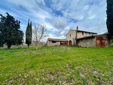 UN GIOIELLO TRA LE COLLINE TOSCANE