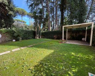 Charming Apartment with Garden