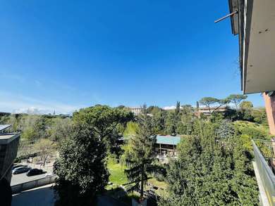 VIA TUSCIA BRIGHT THREE-ROOM APARTMENT