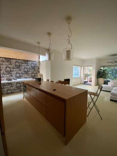 VIGNA CLARA, APARTMENT WITH GARDEN