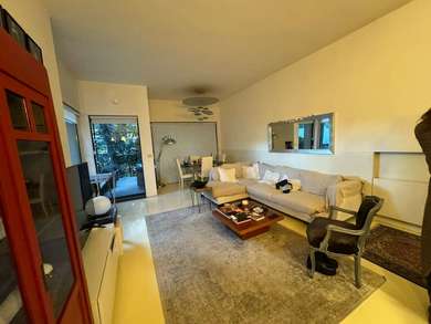 VIGNA CLARA, APARTMENT WITH GARDEN
