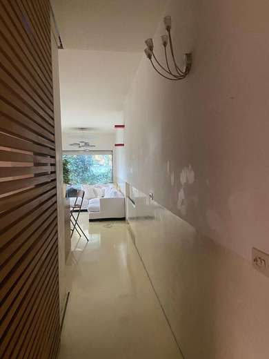VIGNA CLARA, APARTMENT WITH GARDEN