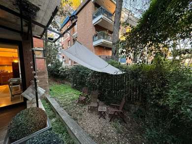 VIGNA CLARA, APARTMENT WITH GARDEN