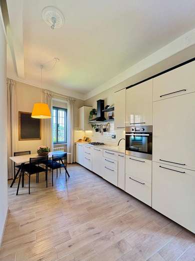 APPARTAMENTO IN VILLA CON GIARDINO