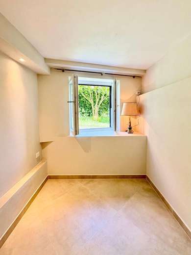 APARTMENT IN A VILLA WITH GARDEN