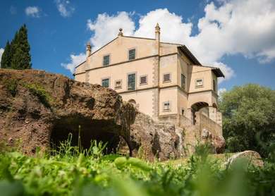 VETRALLA , SUGGESTIVA PROPRIETA'
