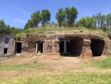 VETRALLA , SUGGESTIVA PROPRIETA'