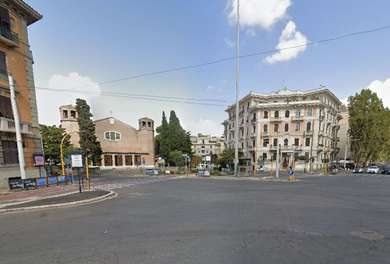 LOCALE COMMERCIALE A REDDITO