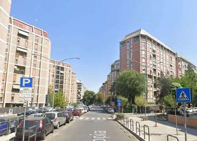 AFRICANO, LOCALE ADATTO A SUPERMERCATO