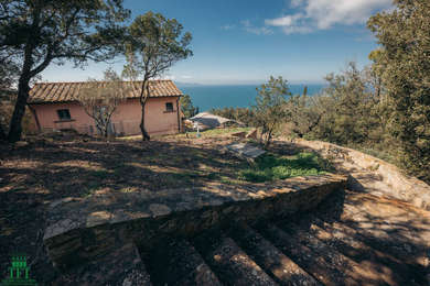 MONTE ARGENTARIO, INCANTEVOLE PROPRIETA'
