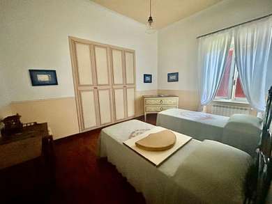 GIUSTINIANA, CASALE CON PISCINA E PARCO