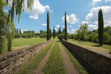 VETRALLA, SUGGESTIVE PROPERTY