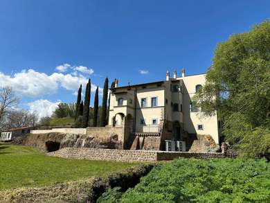 VETRALLA, SUGGESTIVE PROPERTY