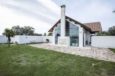  MONTALTO DI CASTRO PRESTIGIOUS VILLA