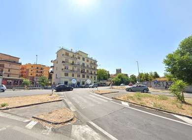 CASILINA FREEHOLD BUILDING FOR SALE
