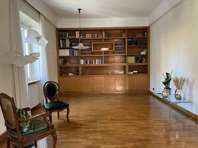 IN STABILE D'EPOCA LUMINOSO APPARTAMENTO