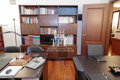 UFFICIO IN PALAZZO D'EPOCA