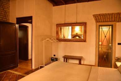 BARBERINI, BEAUTIFUL THREE-ROOM APARTMENT