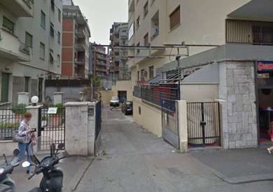 LOCALE COMMERCIALE ALTAMENTE VISIBILE