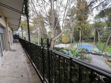 IN COMPRENSORIO, ELEGANTE APPARTAMENTO