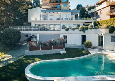 VILLA UNIFAMILIARE CON PARCO E PISCINA