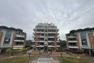 IN THE PRESTIGIOUS PAPILLO COMPLEX