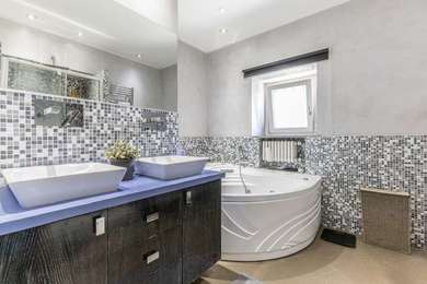 A TRUE GEM AMONG VINEYARDS AND OLIVE GROVES