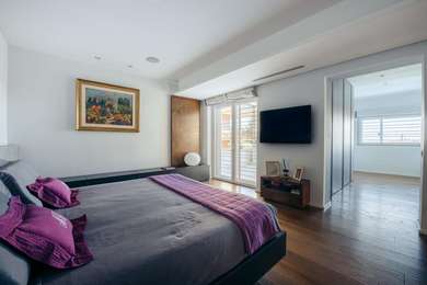 SINGLE FAMILY, VILLA WITH PARK AND SWIMMING POOL.