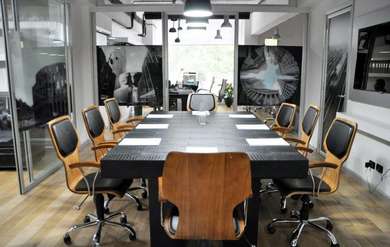 IMMOBILI A REDDITO INTERI STABILI E NEGOZI